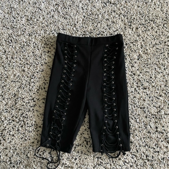 Fashion Nova Black lace up biker shorts XS - Picture 6 of 7